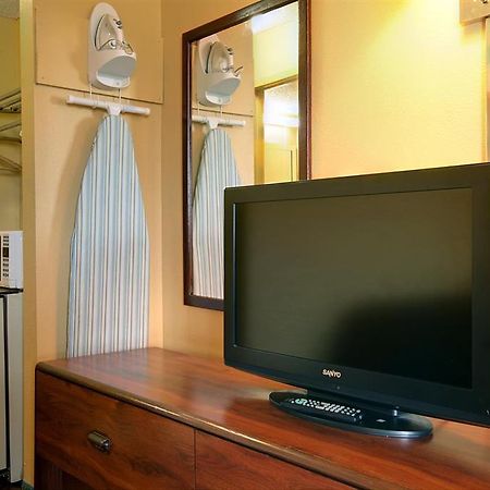 Americas Best Value Inn And Suites Гринвуд Номер фото