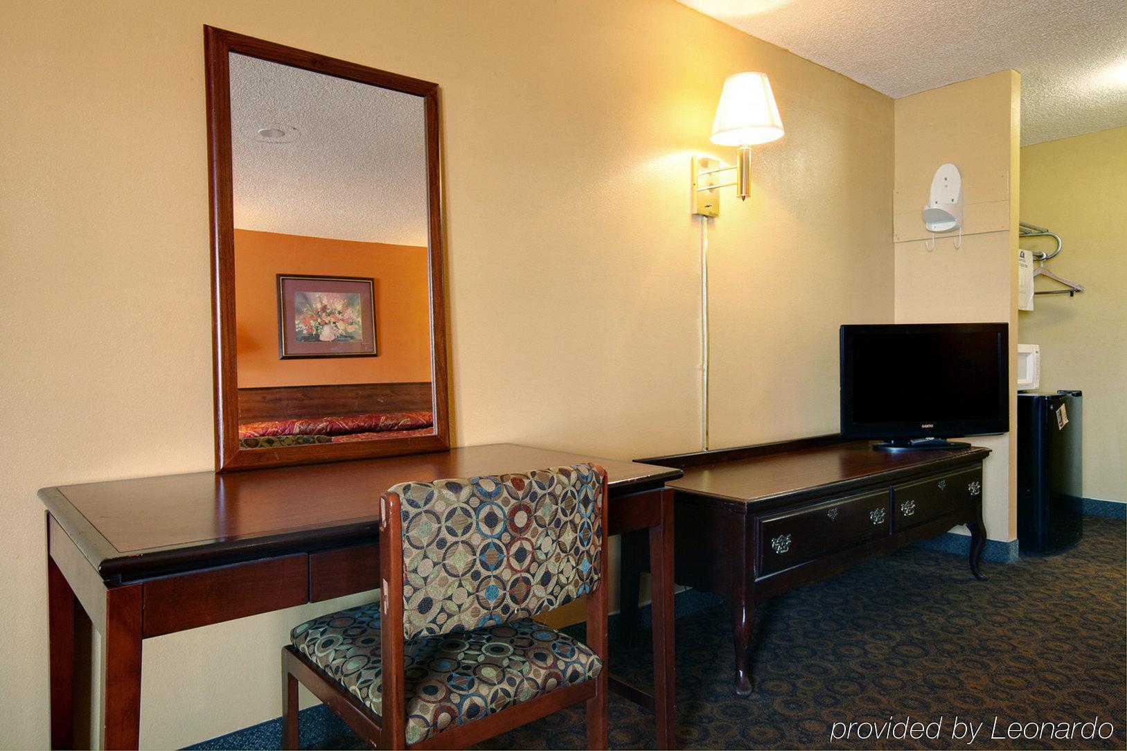 Americas Best Value Inn And Suites Гринвуд Номер фото