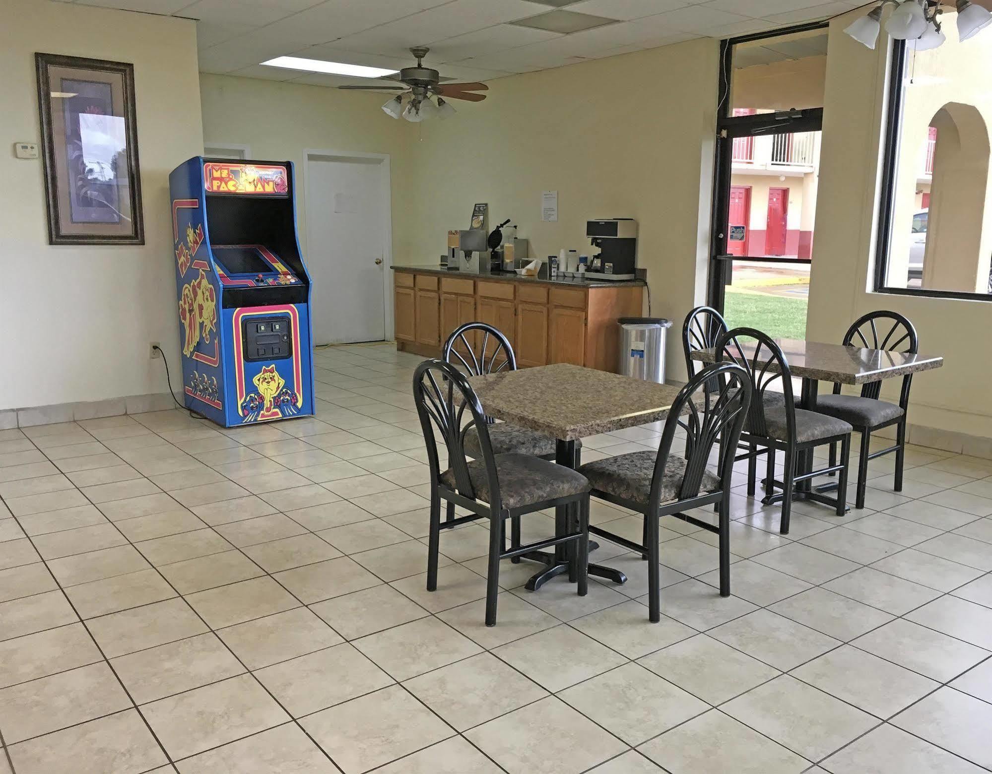 Americas Best Value Inn And Suites Гринвуд Экстерьер фото